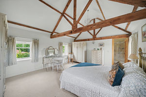 Principal bedroom- click for photo gallery